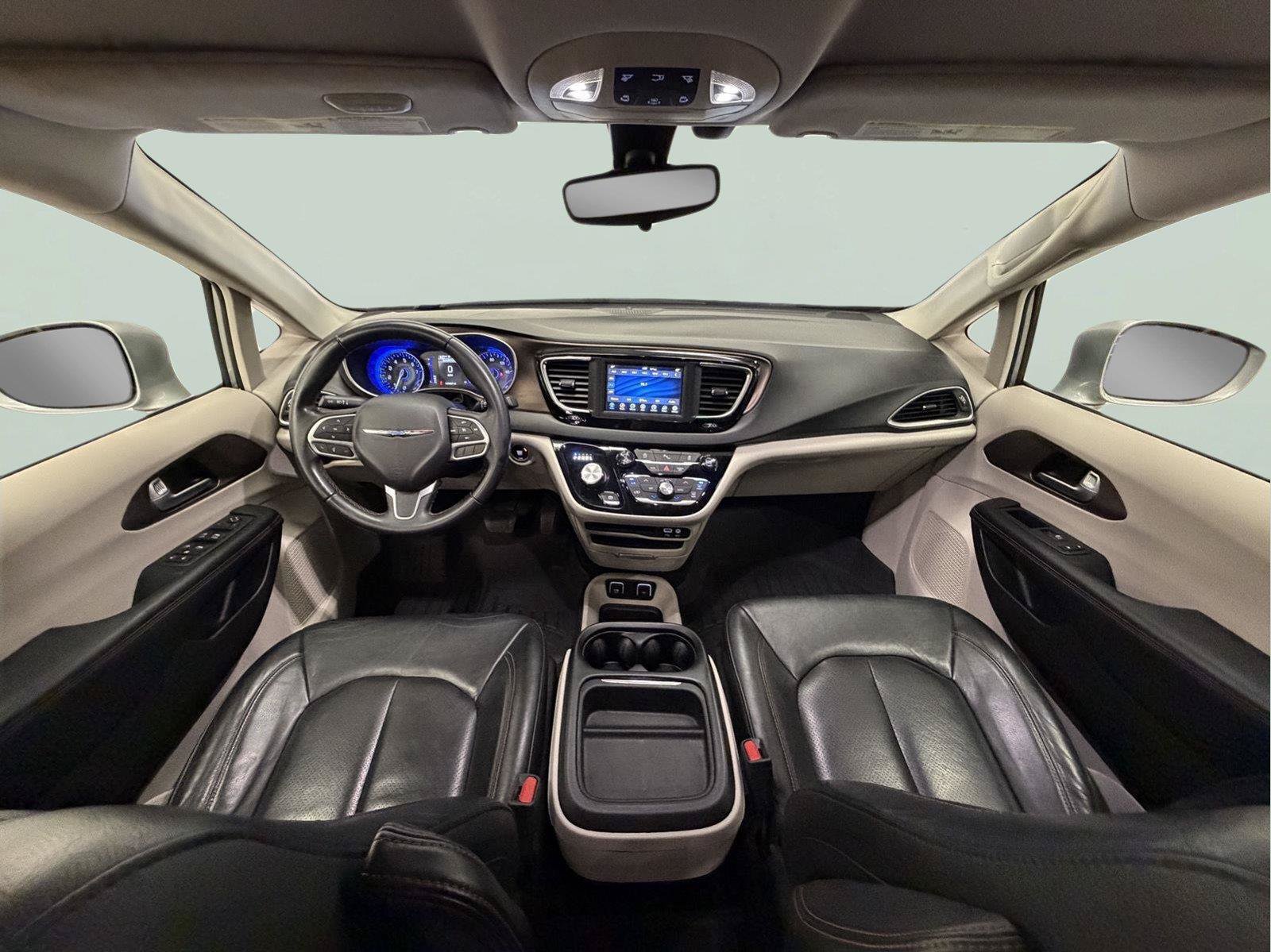 Used 2018 Chrysler Pacifica Touring-L FWD image 31