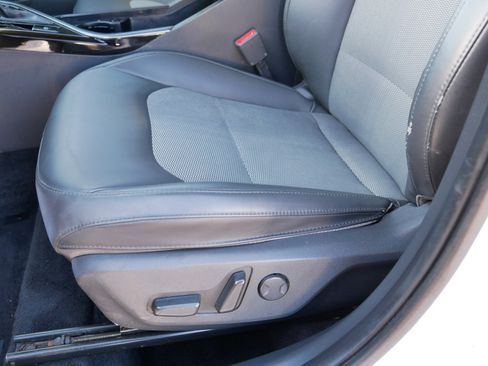 Certified 2023 Kia Niro EX image 20