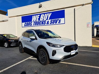 New 2026 Ford Escape SE w/ PHEV Premium Package