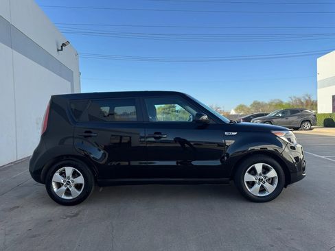 Used 2019 Kia Soul FWD image 4