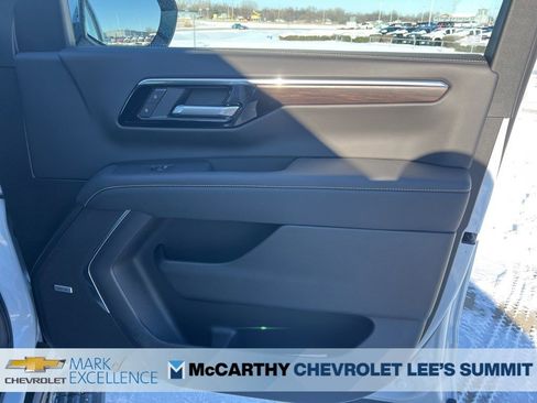 New 2026 Chevrolet Suburban Premier image 12