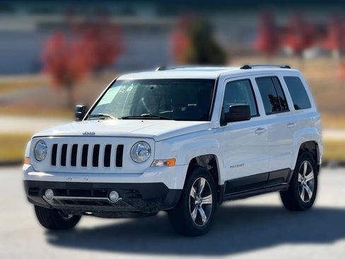 Used 2016 Jeep Patriot High Altitude image 6