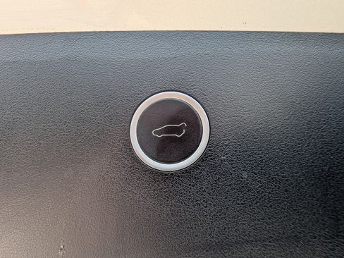 Used 2018 Tesla Model X 75D AWD/4WD image 15