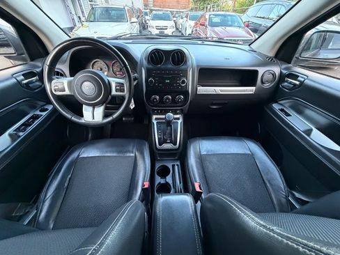 Used 2016 Jeep Compass Latitude FWD image 43