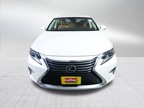 Used 2017 Lexus ES 350 w/ Luxury Package image 2