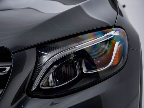 Used 2018 Mercedes-Benz GLC 300 4MATIC image 7