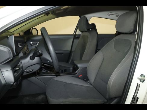 Used 2025 Kia K4 FWD image 22