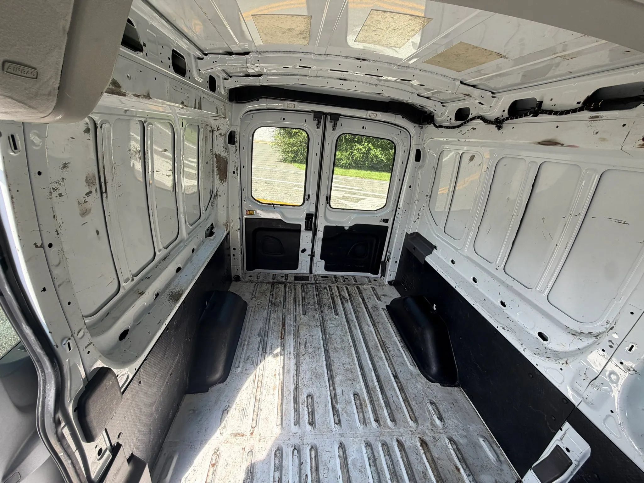 Used 2020 Ford Transit 150 RWD image 18
