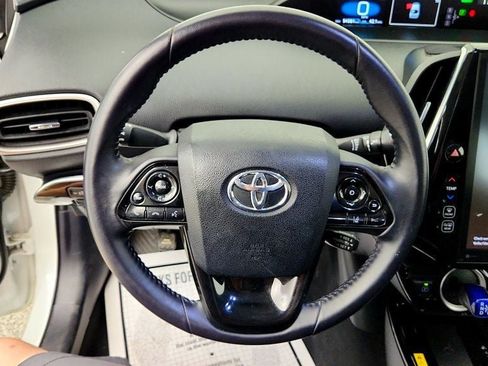 Used 2021 Toyota Prius Prime XLE w/ Carpet Mat Package (TMS) FWD image 12