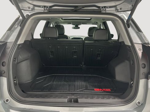 Used 2024 GMC Terrain SLT w/ Infotainment Package II image 29