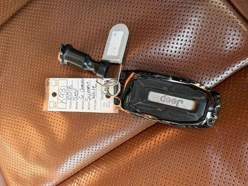 Used 2018 Jeep Grand Cherokee Summit AWD/4WD image 6