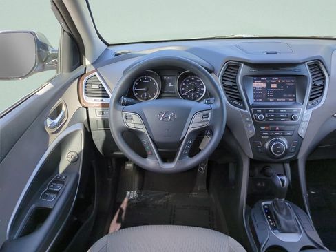 Used 2017 Hyundai Santa Fe SE w/ Cargo Package AWD/4WD image 12