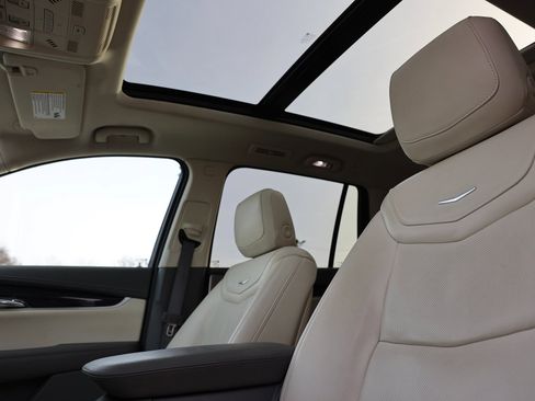 Used 2024 Cadillac XT6 Premium Luxury image 25