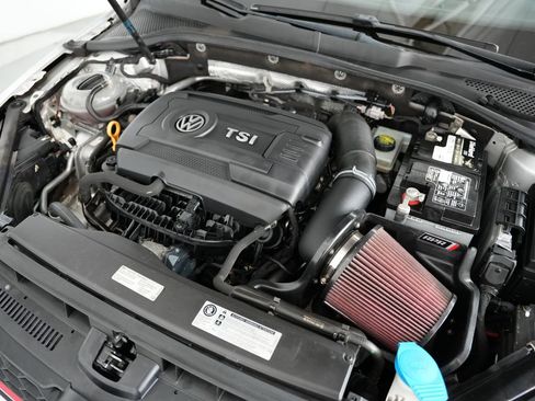 Used 2015 Volkswagen GTI SE FWD image 55