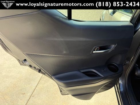 Used 2020 Toyota C-HR XLE FWD image 13