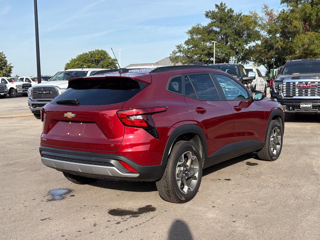 Used 2024 Chevrolet Trax LT w/ Driver Confidence Package FWD image 8