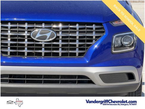 Used 2025 Hyundai Venue SEL FWD image 8