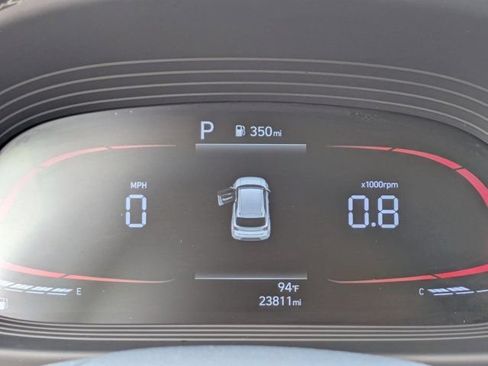 Used 2025 Hyundai Venue SEL FWD image 16