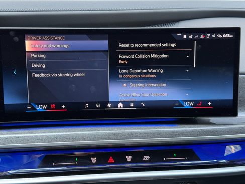 Used 2023 BMW 740i w/ Parking Assistance Package RWD image 30