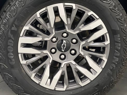 Used 2025 Chevrolet Tahoe Z71 AWD/4WD image 69