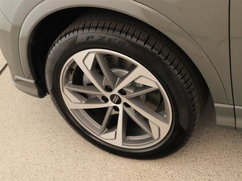 New 2025 Audi Q3 2.0T Premium image 30