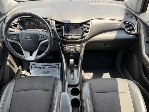 Used 2021 Chevrolet Trax LT w/ Redline Edition FWD image 11