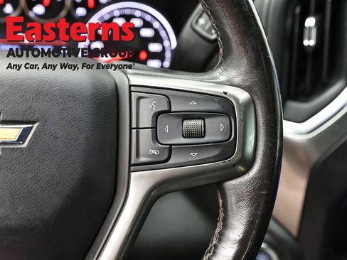 Used 2021 Chevrolet Silverado 1500 LT AWD/4WD image 16