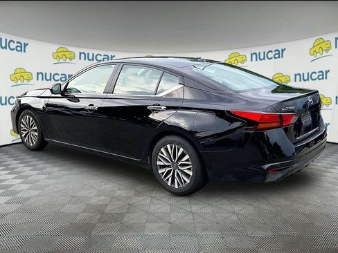 Used 2025 Nissan Altima 2.5 SV FWD image 5