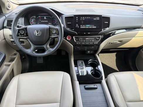 Used 2022 Honda Pilot Touring image 16
