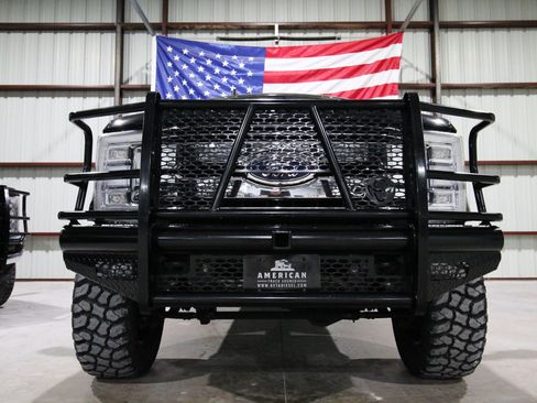 Used 2019 Ford F250 Lariat w/ Lariat Ultimate Package AWD/4WD image 2