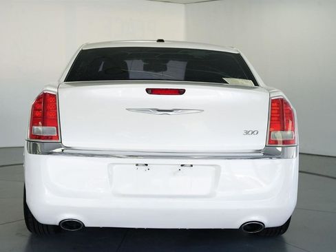 Used 2011 Chrysler 300 Limited image 8