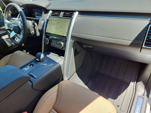 New 2026 Land Rover Discovery Dynamic SE AWD/4WD image 29