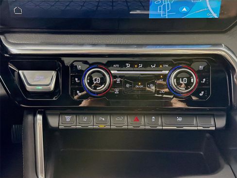 New 2026 GMC Sierra 3500 Denali w/ Denali Reserve Package AWD/4WD image 18