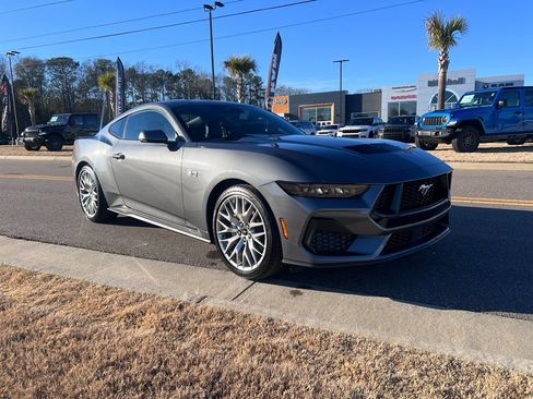 Used 2025 Ford Mustang GT Premium image 1