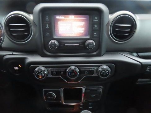 Used 2021 Jeep Wrangler Unlimited Sport image 28