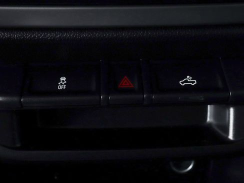 Used 2022 Chevrolet Colorado LT w/ Redline Special Edition image 39