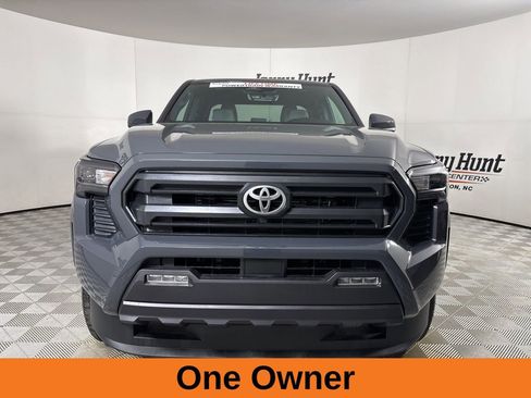 Used 2025 Toyota Tacoma SR5 image 4