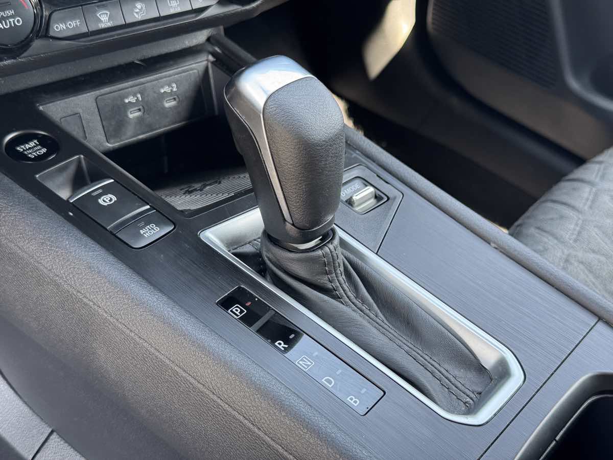 Used 2026 Nissan Kicks SV FWD image 25