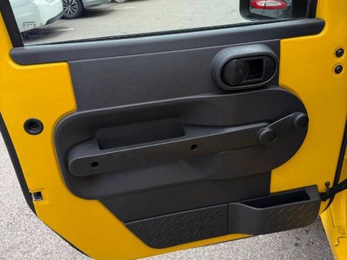 Used 2009 Jeep Wrangler Unlimited X RWD image 39