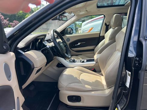 Used 2017 Land Rover Range Rover Evoque SE AWD/4WD image 27