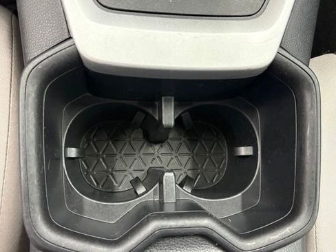 Used 2025 Toyota RAV4 XLE FWD image 33