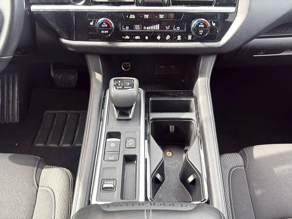 Certified 2025 Nissan Pathfinder SV FWD image 33