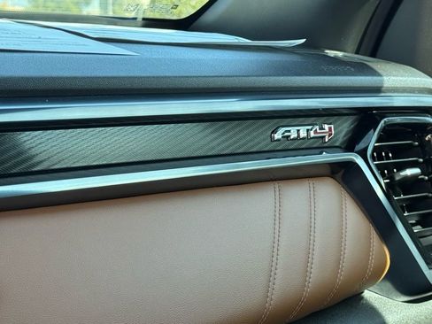 Used 2023 GMC Canyon AT4 image 10