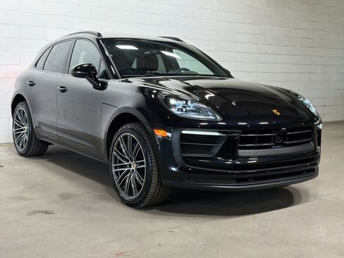 Certified 2026 Porsche Macan AWD/4WD image 6