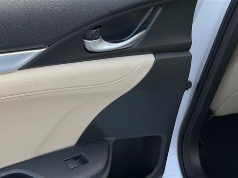 Used 2020 Honda Civic Touring image 43