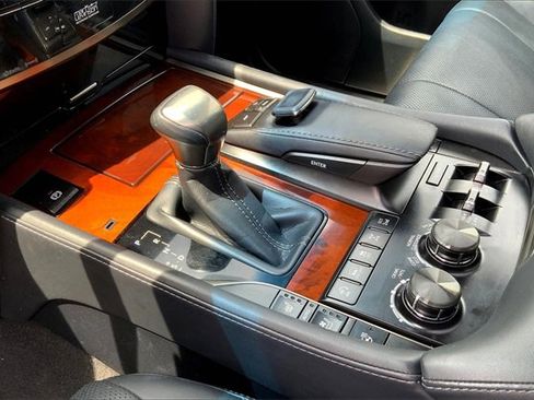 Used 2021 Lexus LX 570 4WD w/ 3rd Row & Luxury Pkg image 14