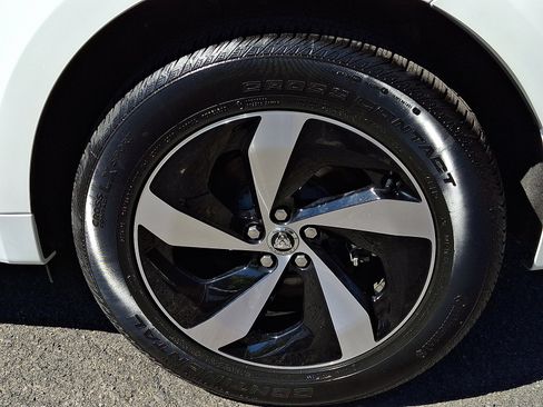 Used 2025 Jaguar F-PACE R-Dynamic S image 10