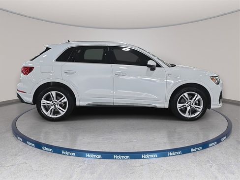 Used 2023 Audi Q3 2.0T Premium Plus w/ Premium Plus Package image 5