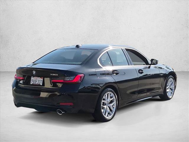 Used 2025 BMW 330i Sedan w/ Convenience Package RWD image 5