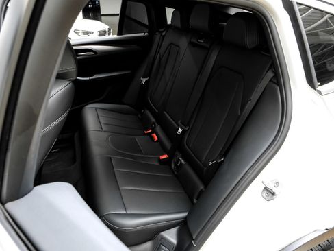 Used 2025 BMW X4 xDrive30i image 41